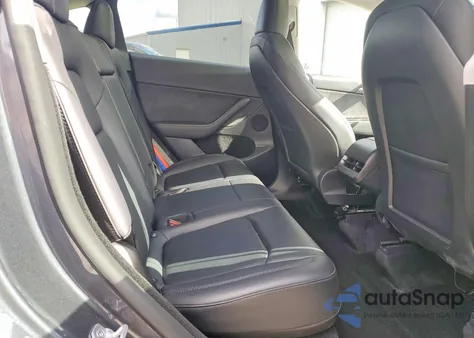 2023 Tesla Model Y z USA, uszkodzony, nr VIN 7SAYGDEE5PF810751